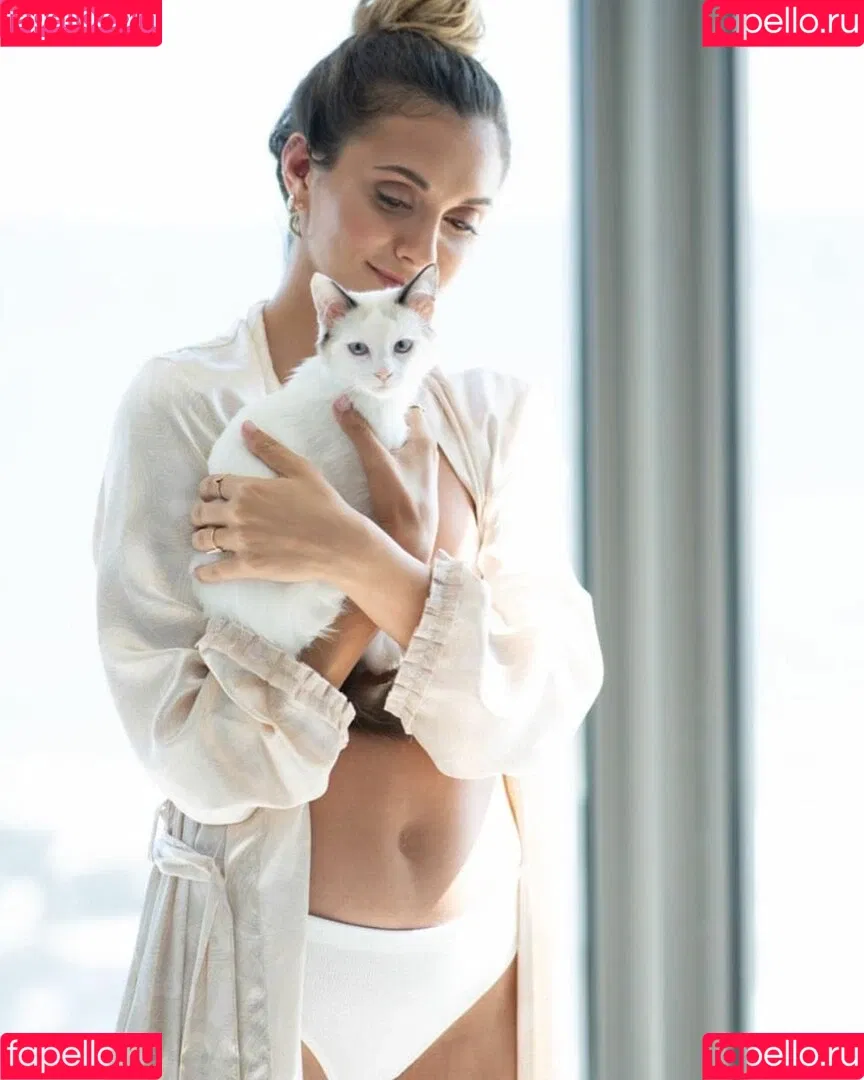 Alyson Stoner Onlyfans Photo Gallery 