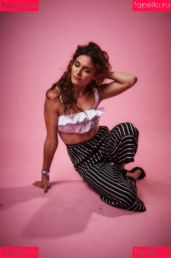 Alyson Stoner Onlyfans Photo Gallery 