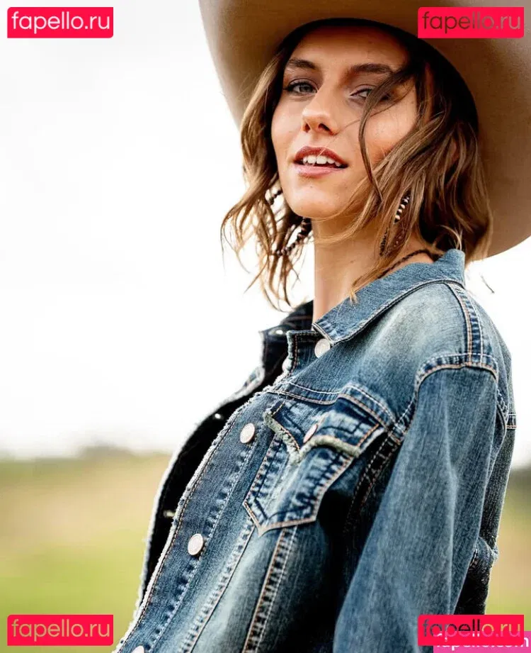 Ella Kernkamp Onlyfans Photo Gallery 