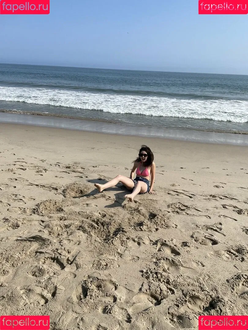 Laura Marano Onlyfans Photo Gallery 
