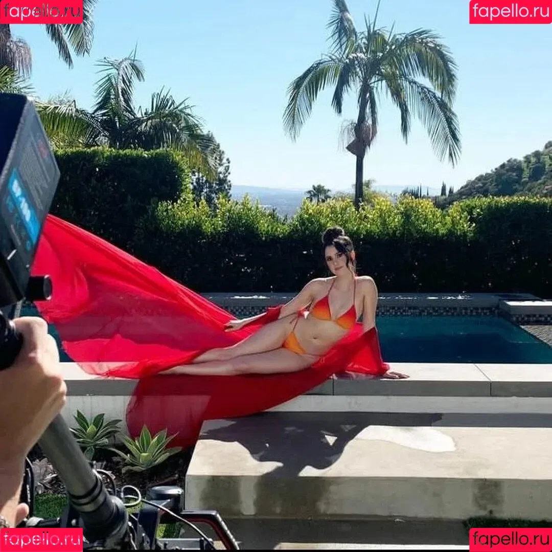 Laura Marano Onlyfans Photo Gallery 