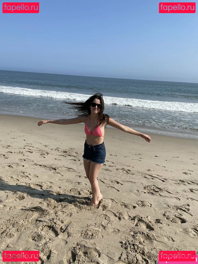 Laura Marano Onlyfans Photo Gallery 