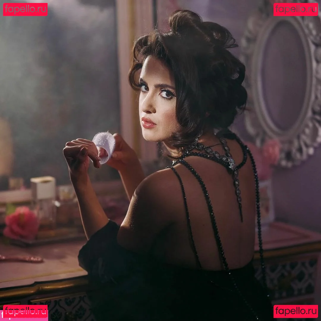Laura Marano Onlyfans Photo Gallery 