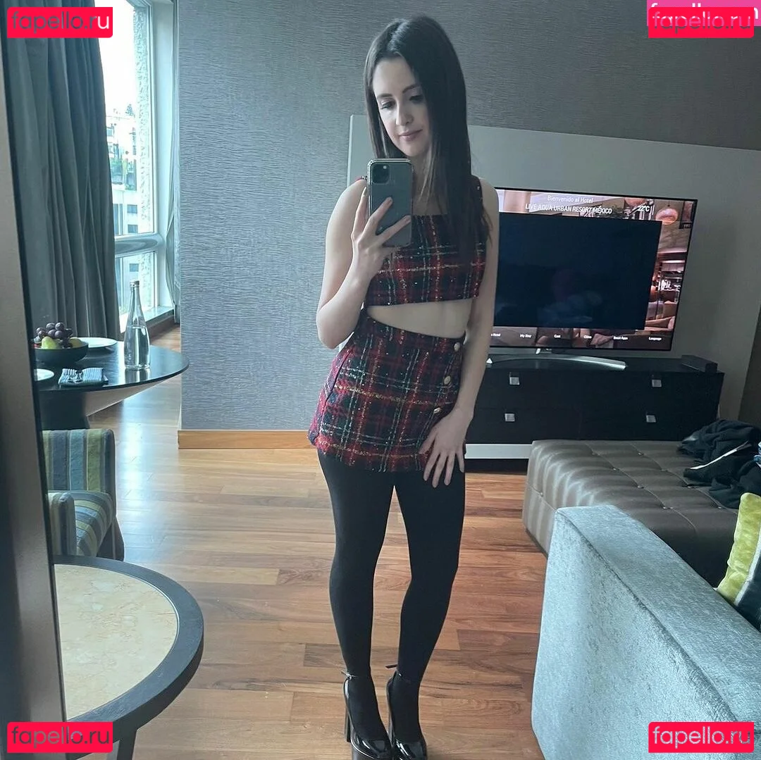 Laura Marano Onlyfans Photo Gallery 