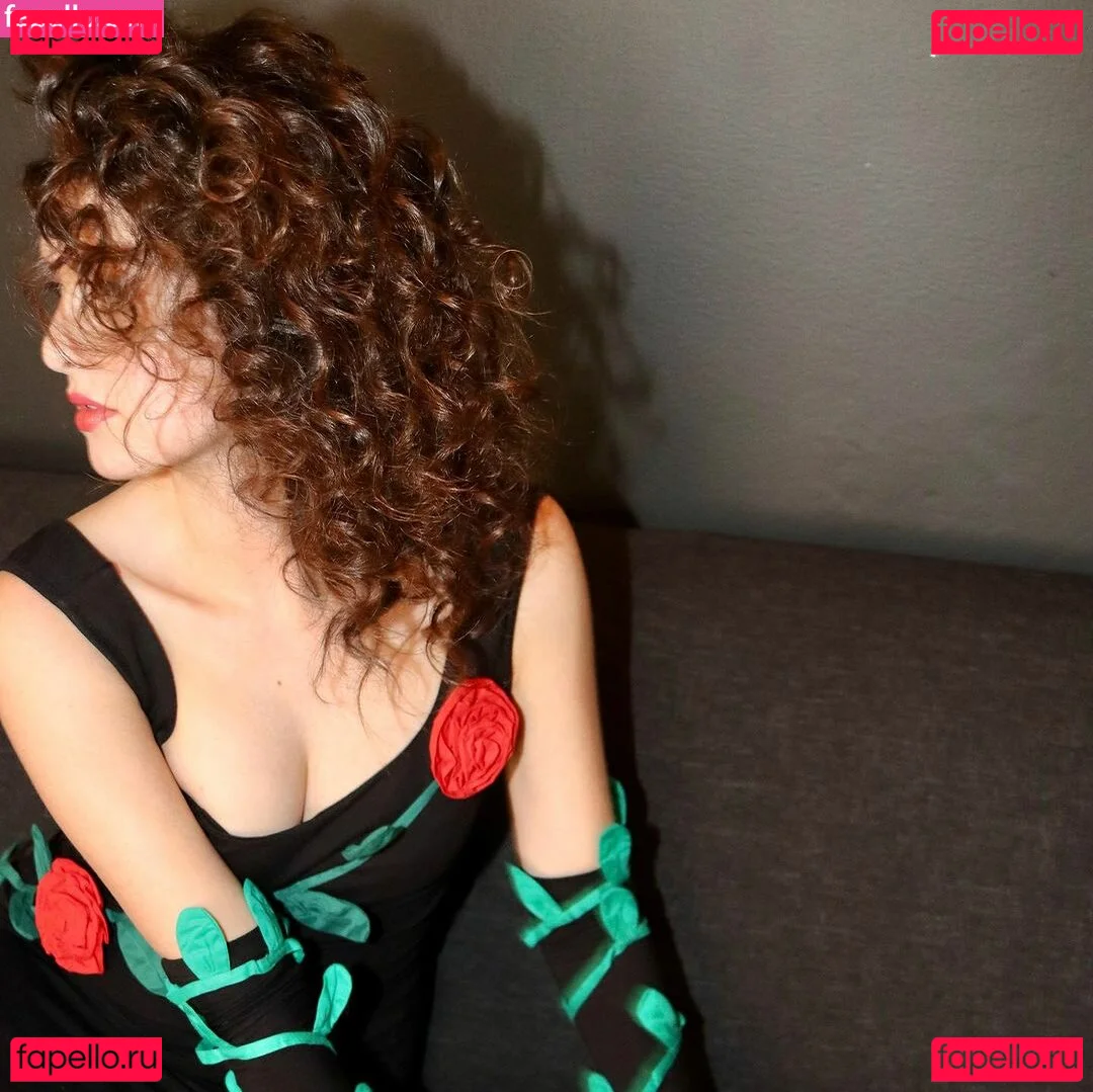 Laura Marano Onlyfans Photo Gallery 