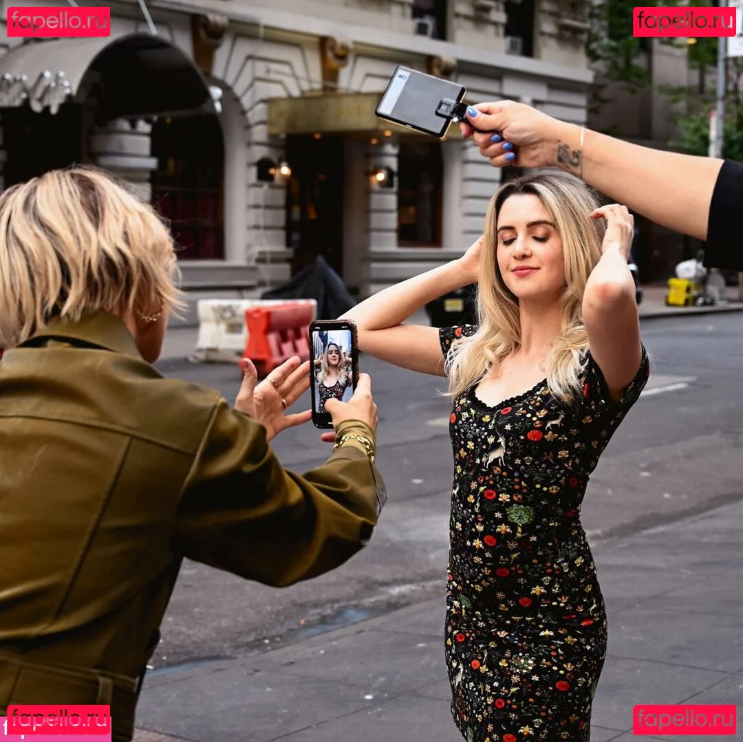 Laura Marano Onlyfans Photo Gallery 