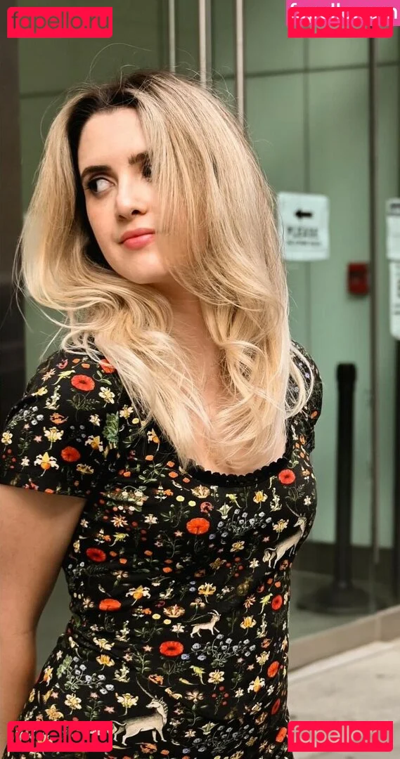 Laura Marano Onlyfans Photo Gallery 