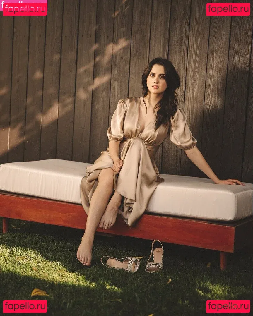 Laura Marano Onlyfans Photo Gallery 