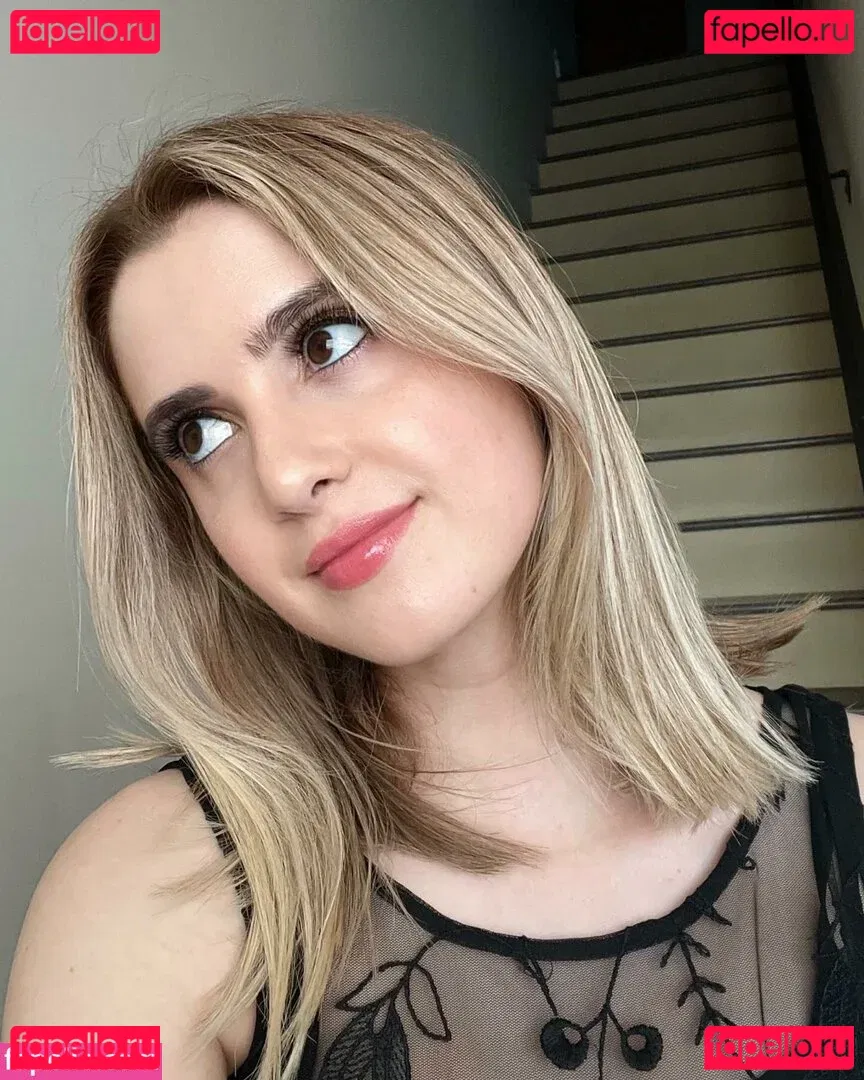 Laura Marano Onlyfans Photo Gallery 