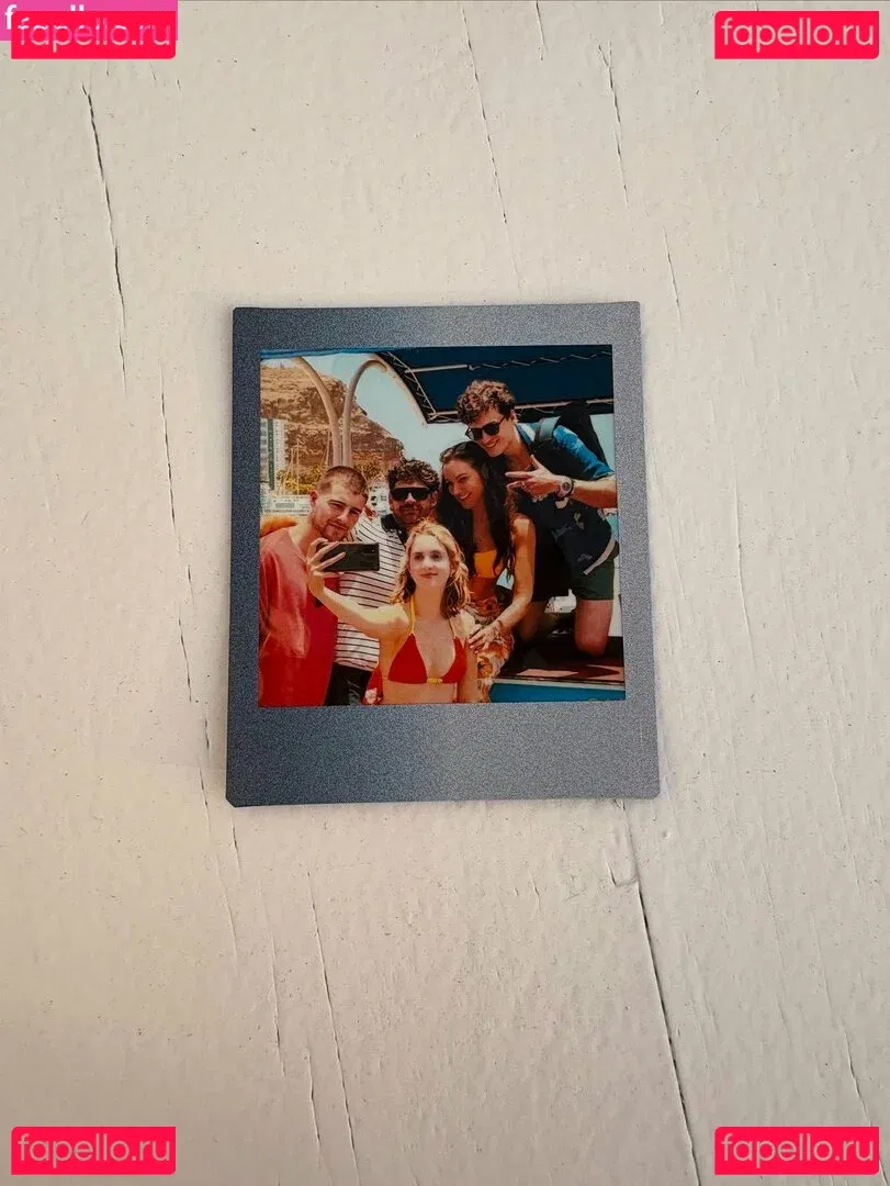 Laura Marano Onlyfans Photo Gallery 