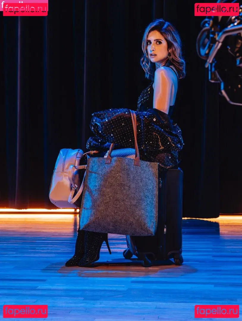 Laura Marano Onlyfans Photo Gallery 