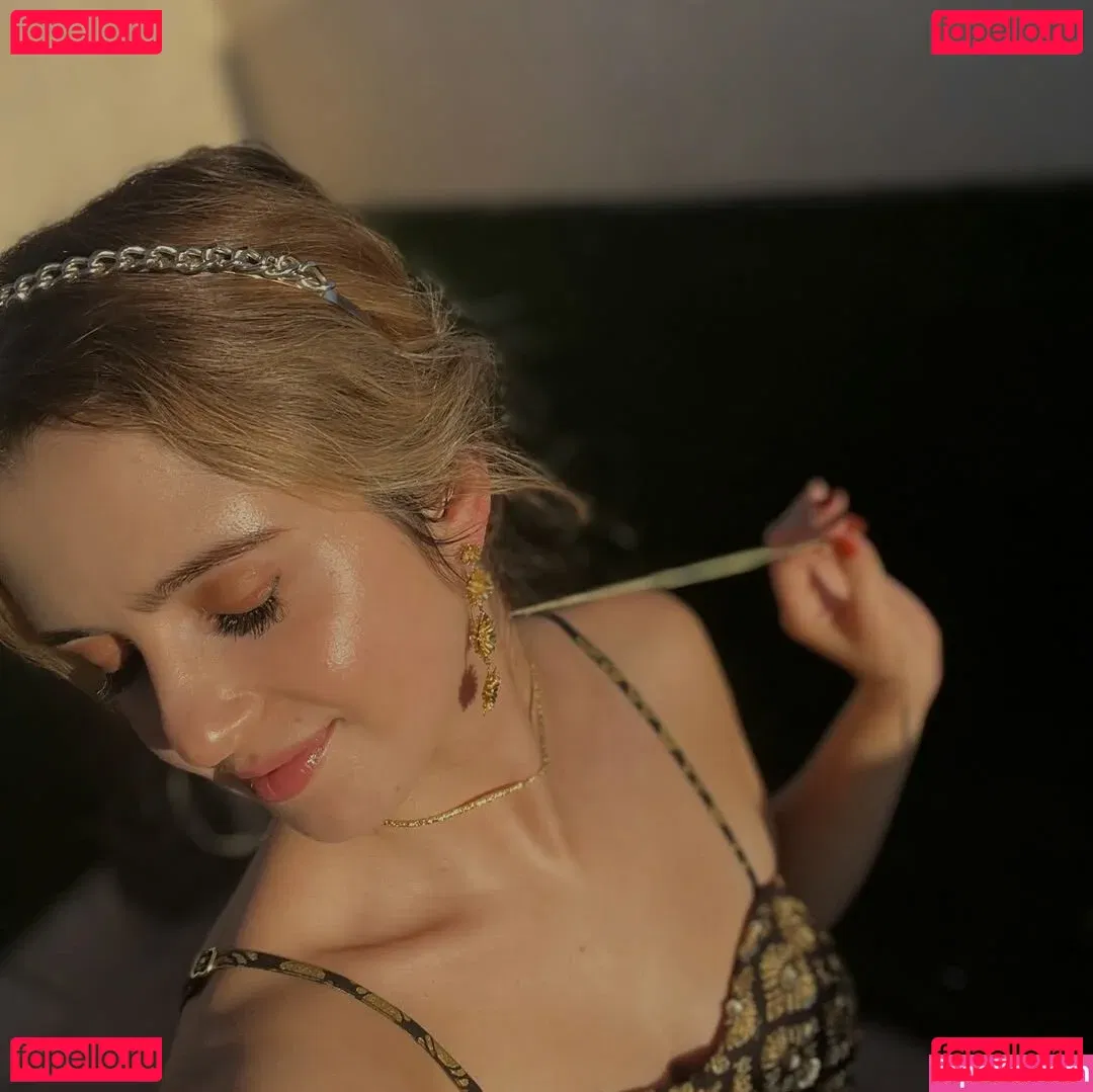 Laura Marano Onlyfans Photo Gallery 