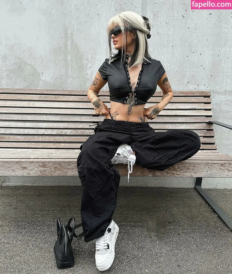 aesthymes Onlyfans Photo Gallery 