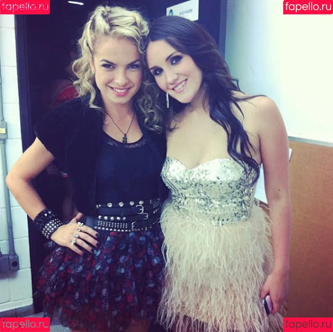 Dulce Maria Onlyfans Photo Gallery 