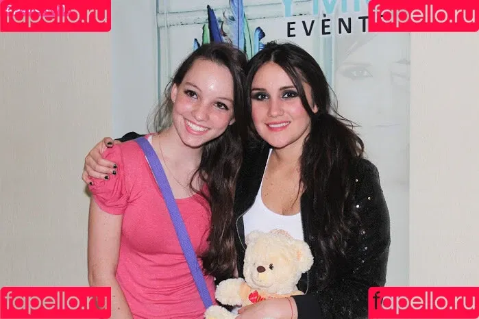 Dulce Maria Onlyfans Photo Gallery 