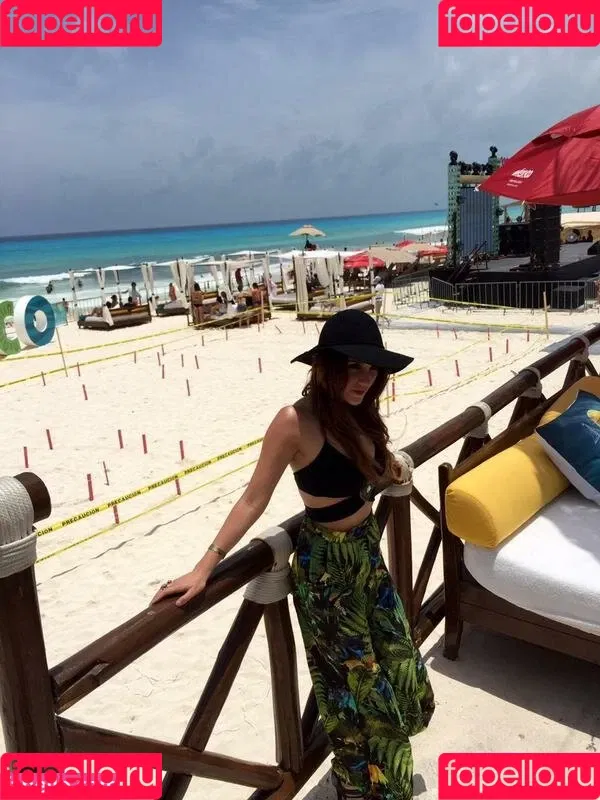 Dulce Maria Onlyfans Photo Gallery 