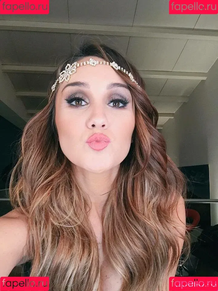 Dulce Maria Onlyfans Photo Gallery 