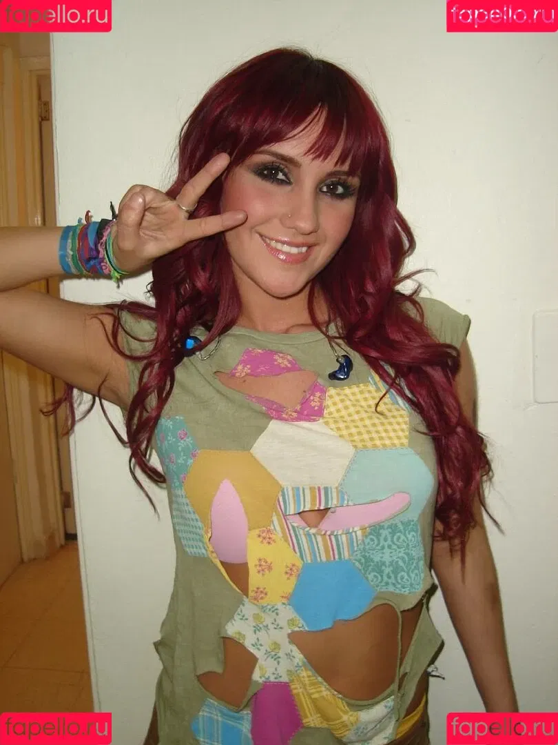Dulce Maria Onlyfans Photo Gallery 