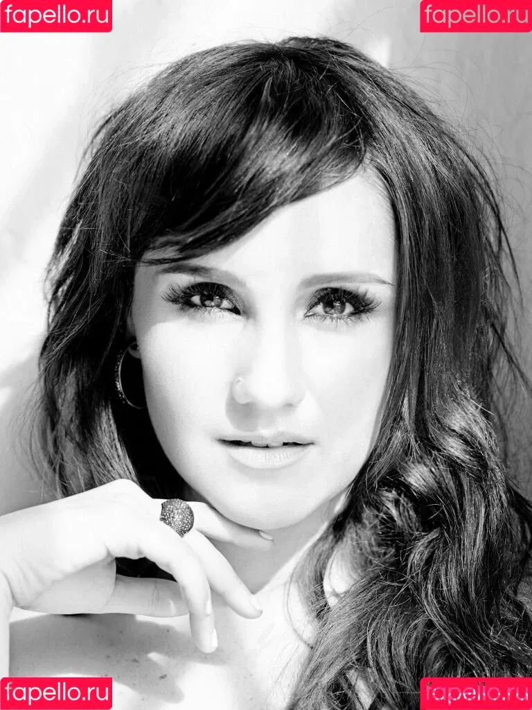 Dulce Maria Onlyfans Photo Gallery 