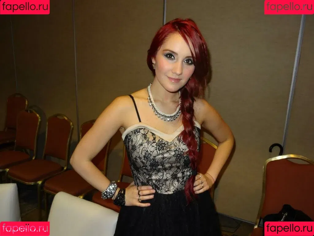 Dulce Maria Onlyfans Photo Gallery 