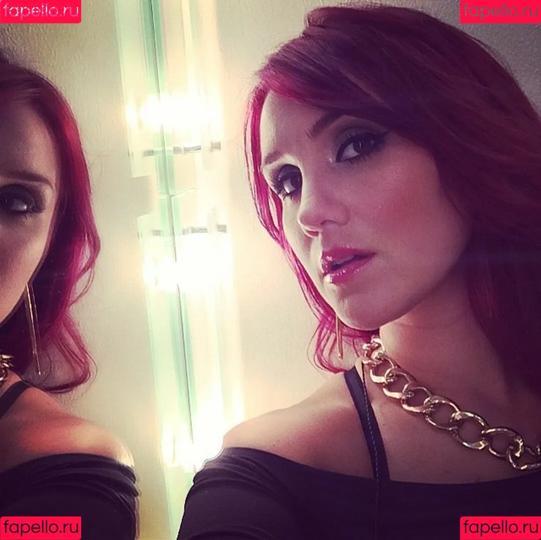 Dulce Maria Onlyfans Photo Gallery 