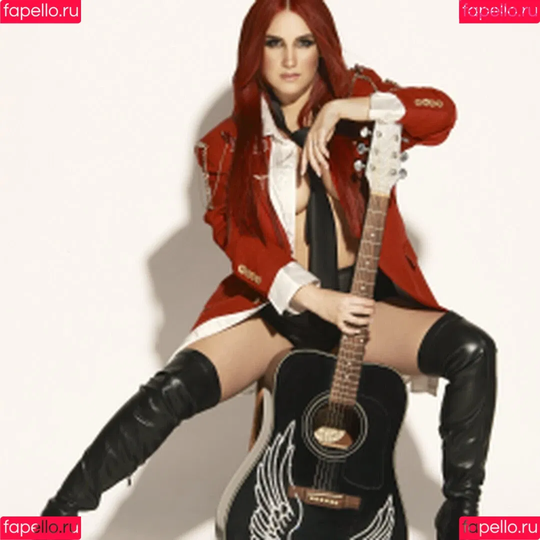 Dulce Maria Onlyfans Photo Gallery 