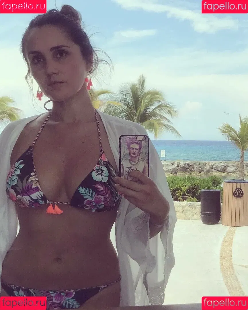 Dulce Maria Onlyfans Photo Gallery 