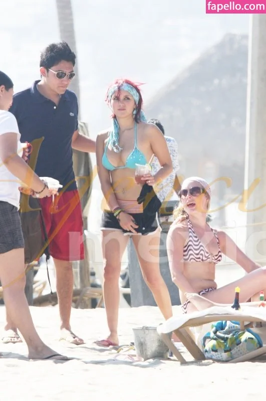 Dulce Maria Onlyfans Photo Gallery 