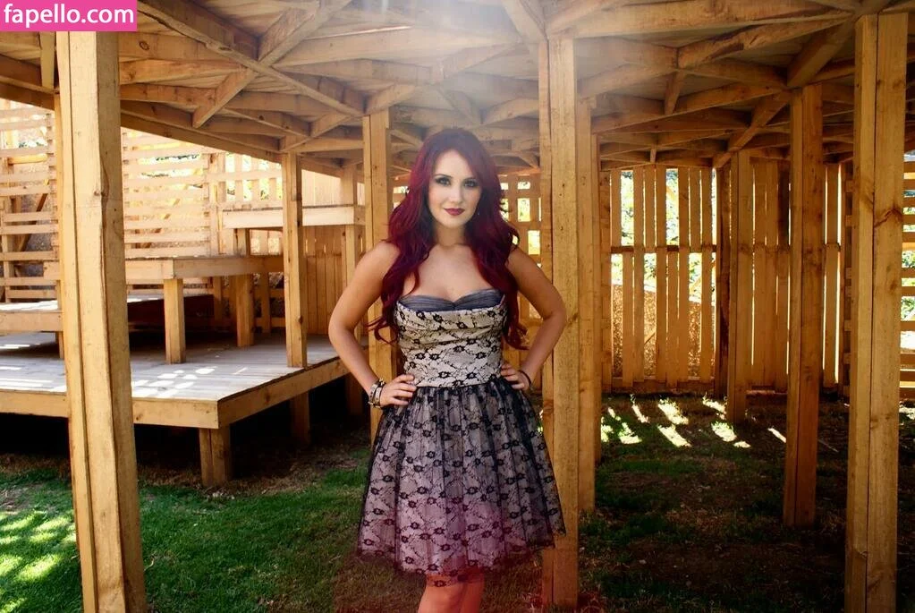 Dulce Maria Onlyfans Photo Gallery 