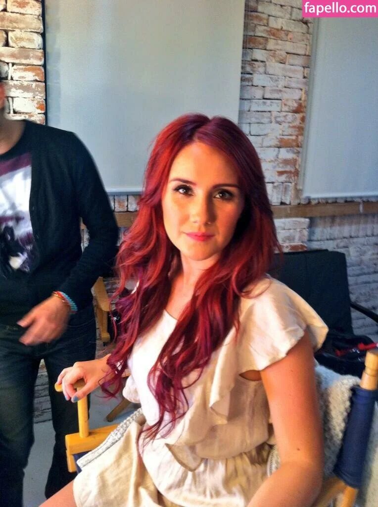 Dulce Maria Onlyfans Photo Gallery 