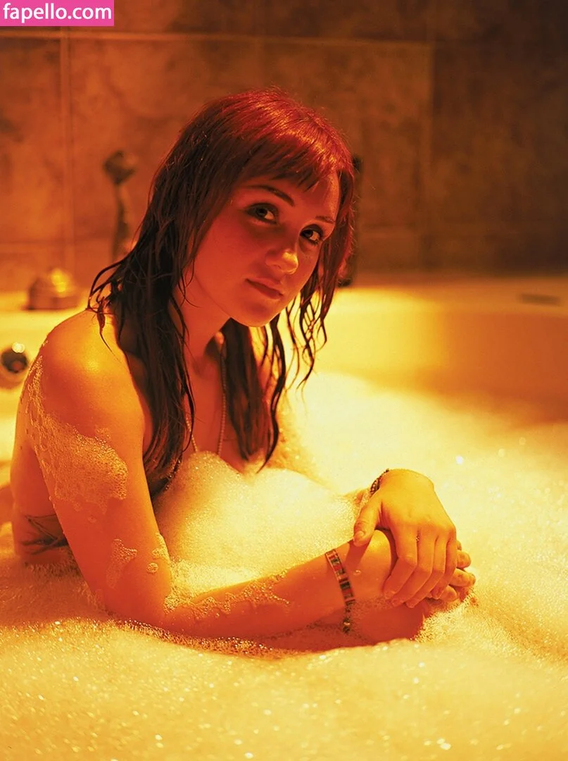 Dulce Maria Onlyfans Photo Gallery 