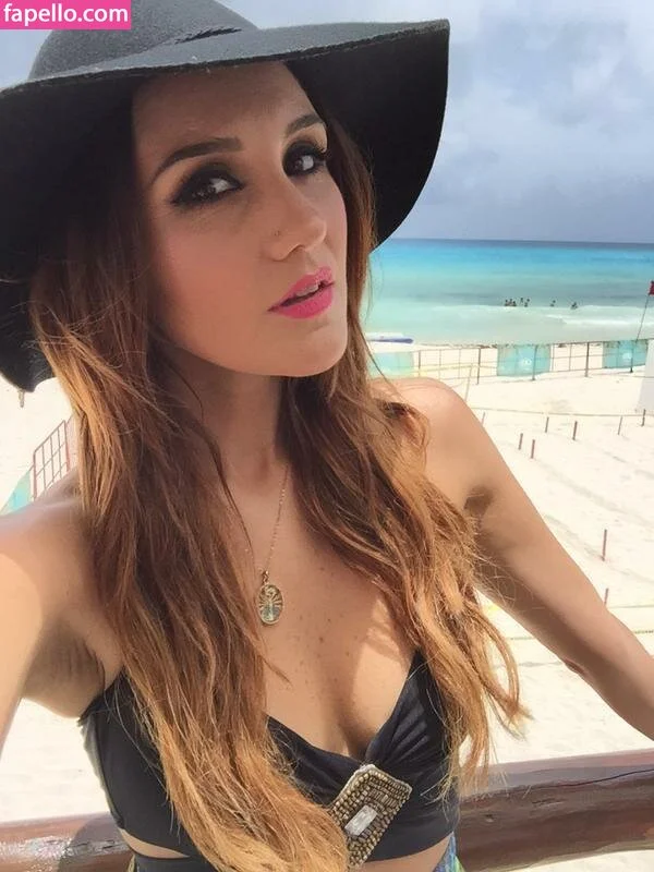 Dulce Maria Onlyfans Photo Gallery 