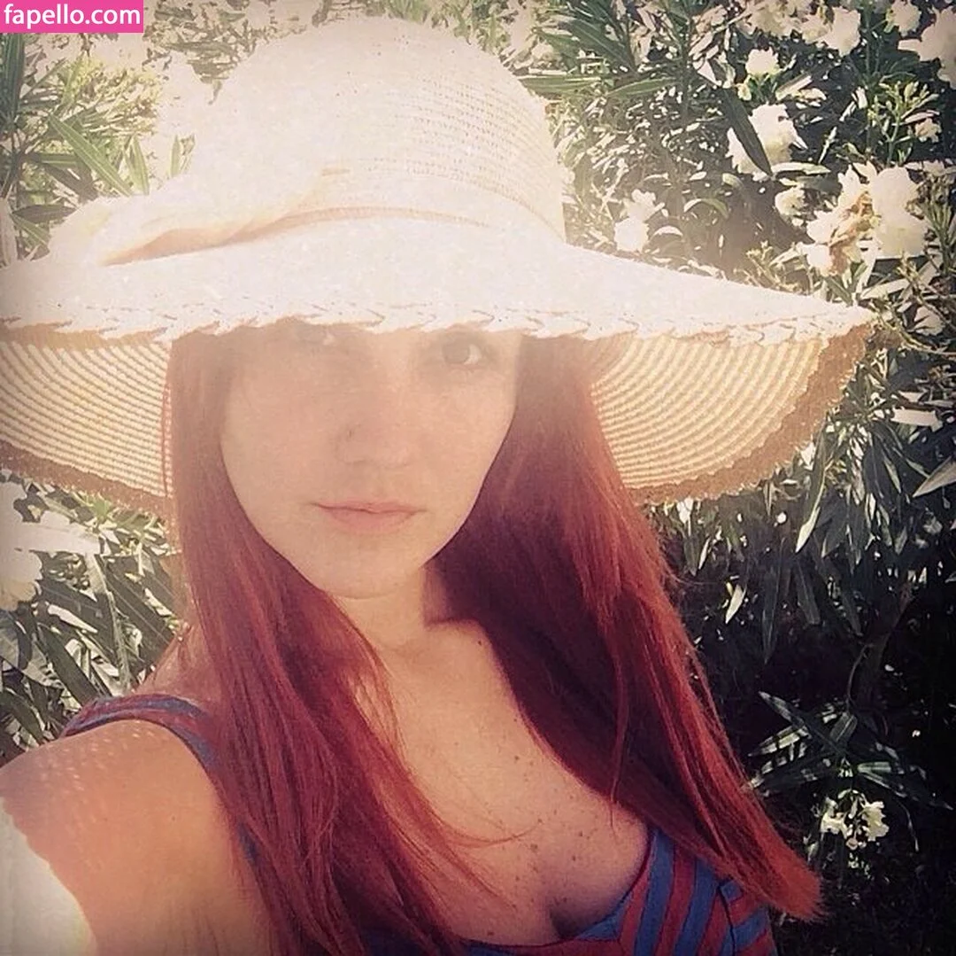 Dulce Maria Onlyfans Photo Gallery 