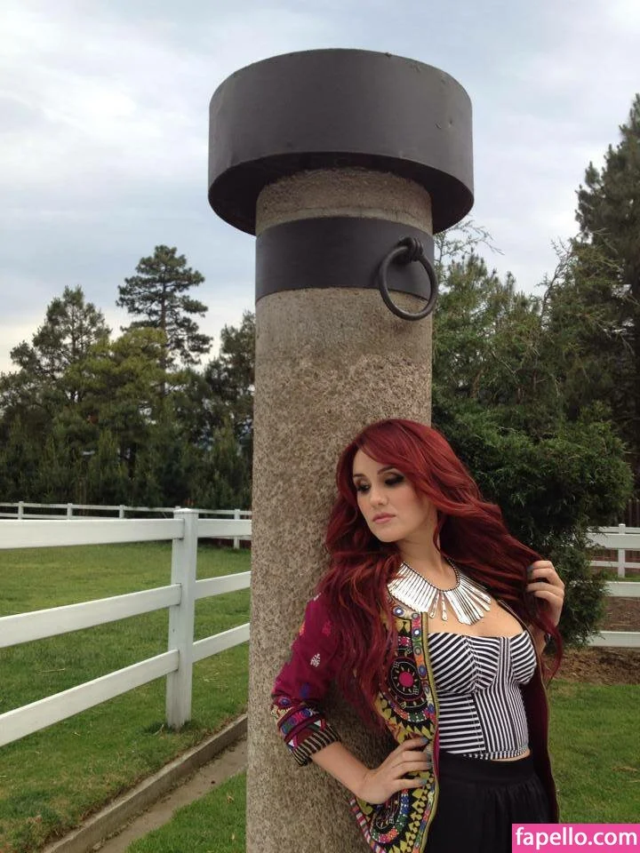 Dulce Maria Onlyfans Photo Gallery 