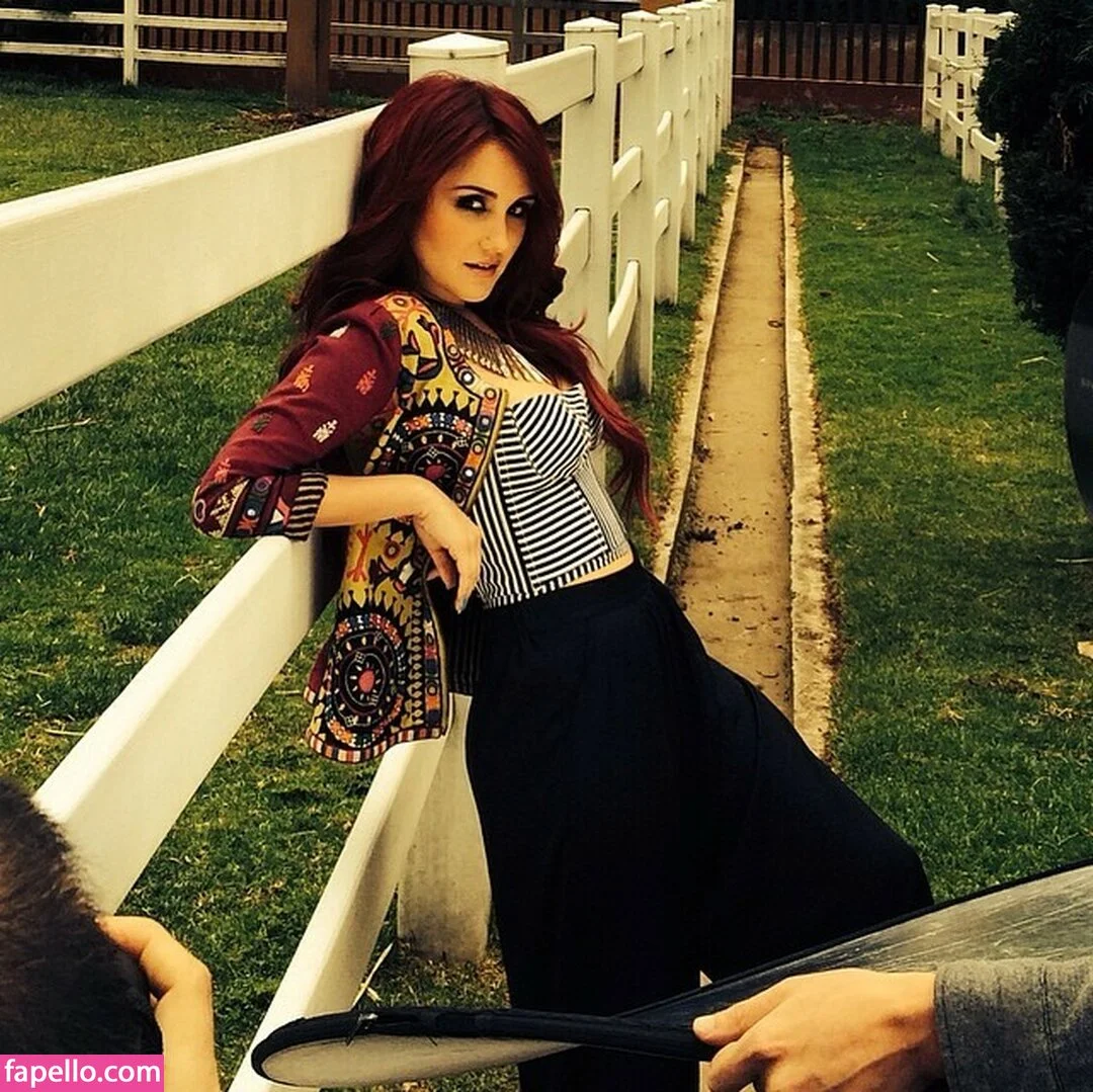 Dulce Maria Onlyfans Photo Gallery 
