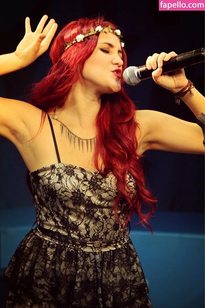 Dulce Maria Onlyfans Photo Gallery 