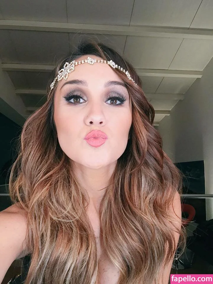 Dulce Maria Onlyfans Photo Gallery 