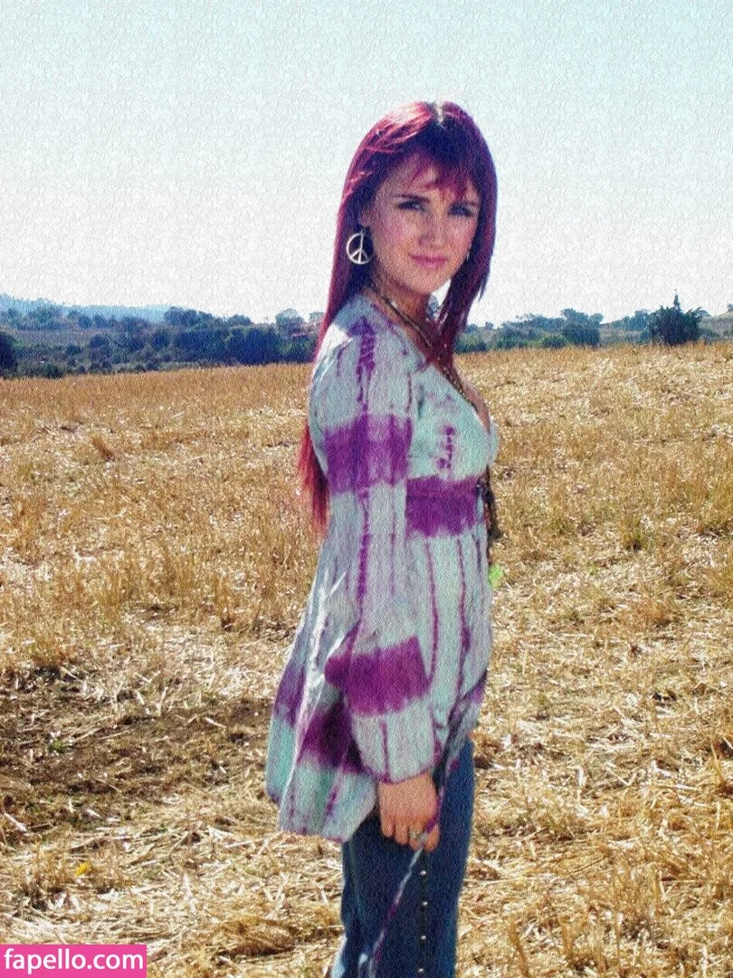 Dulce Maria Onlyfans Photo Gallery 