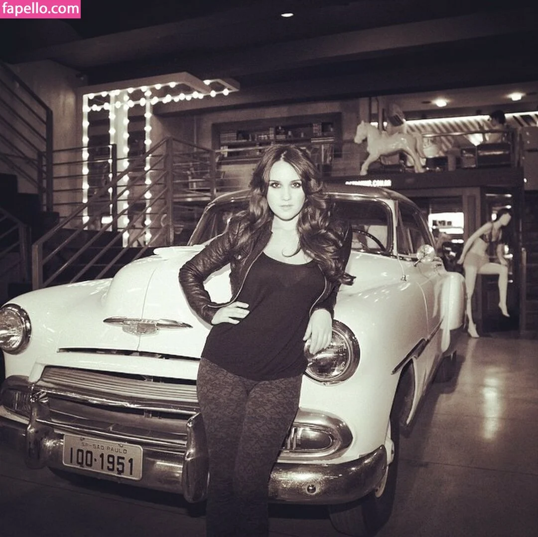 Dulce Maria Onlyfans Photo Gallery 