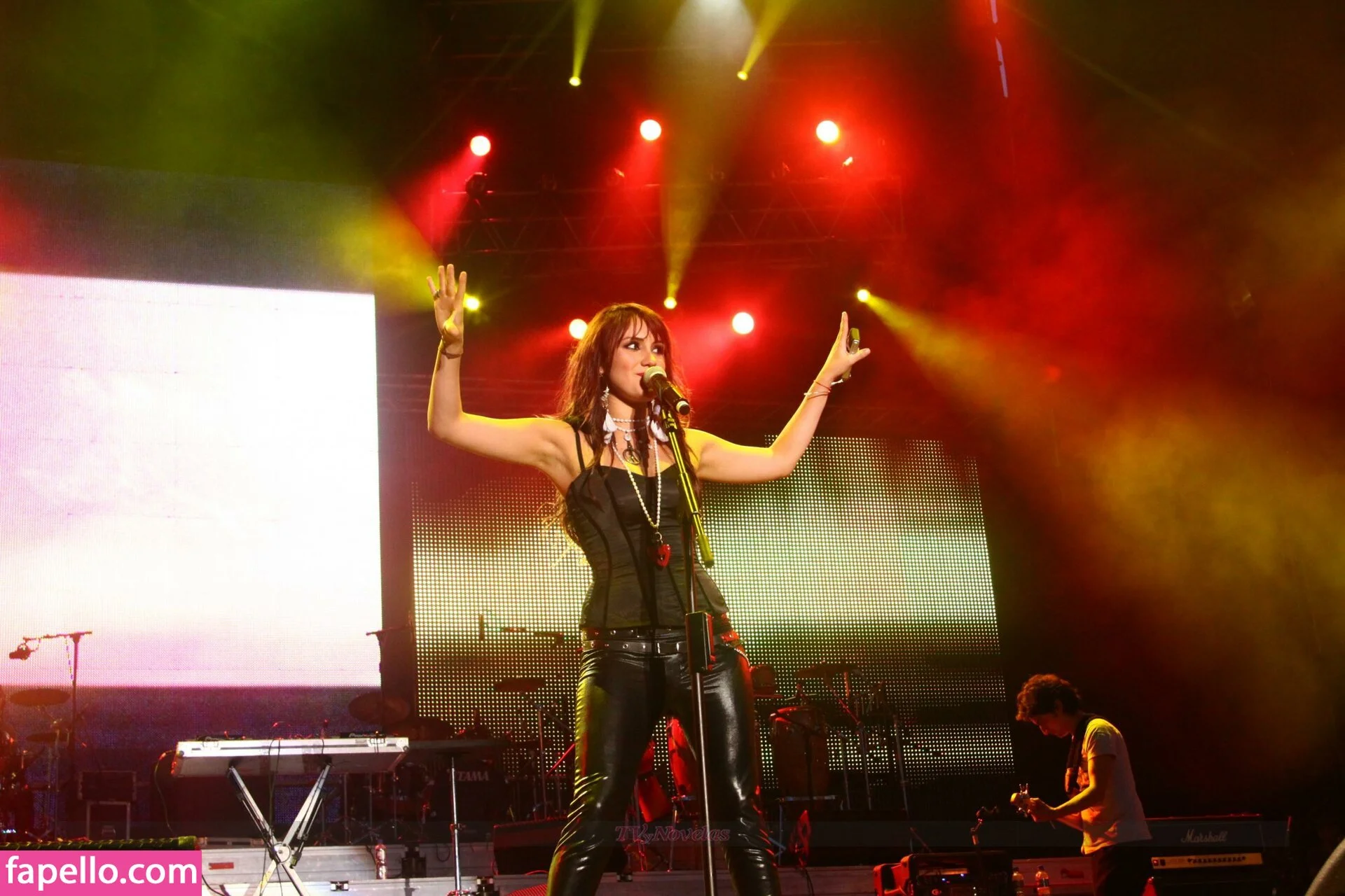 Dulce Maria Onlyfans Photo Gallery 