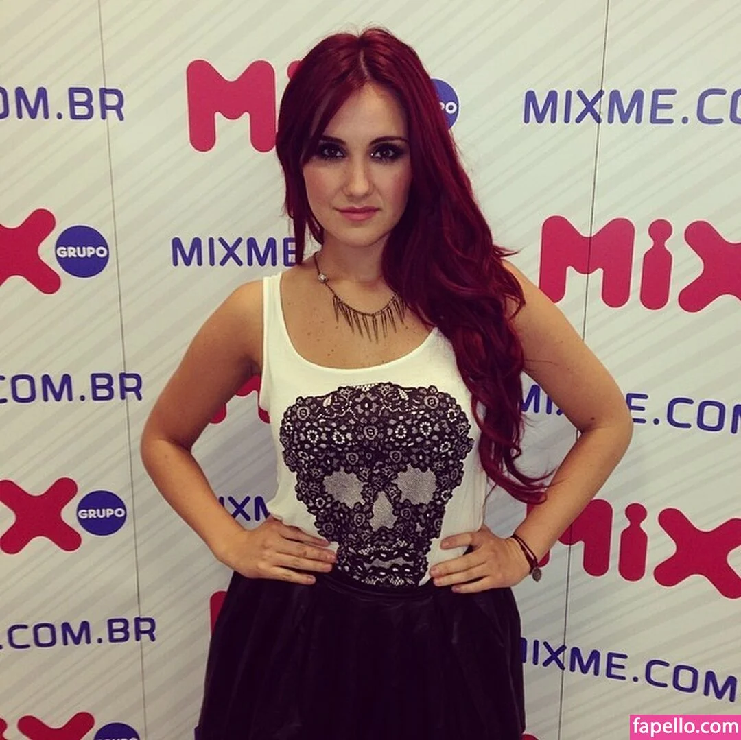 Dulce Maria Onlyfans Photo Gallery 