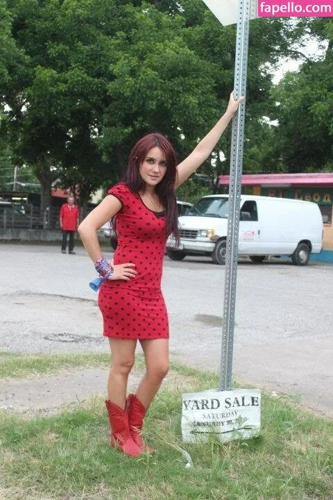 Dulce Maria Onlyfans Photo Gallery 