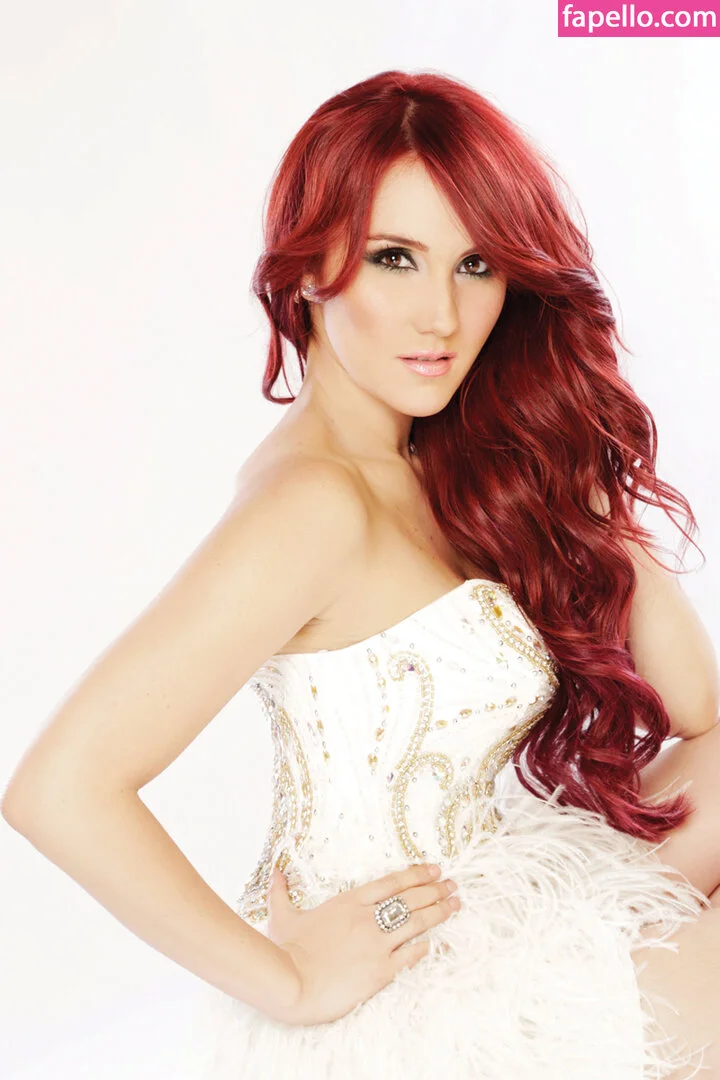 Dulce Maria Onlyfans Photo Gallery 