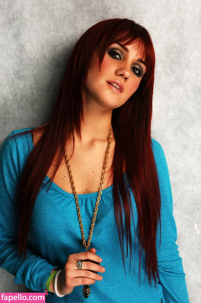 Dulce Maria Onlyfans Photo Gallery 