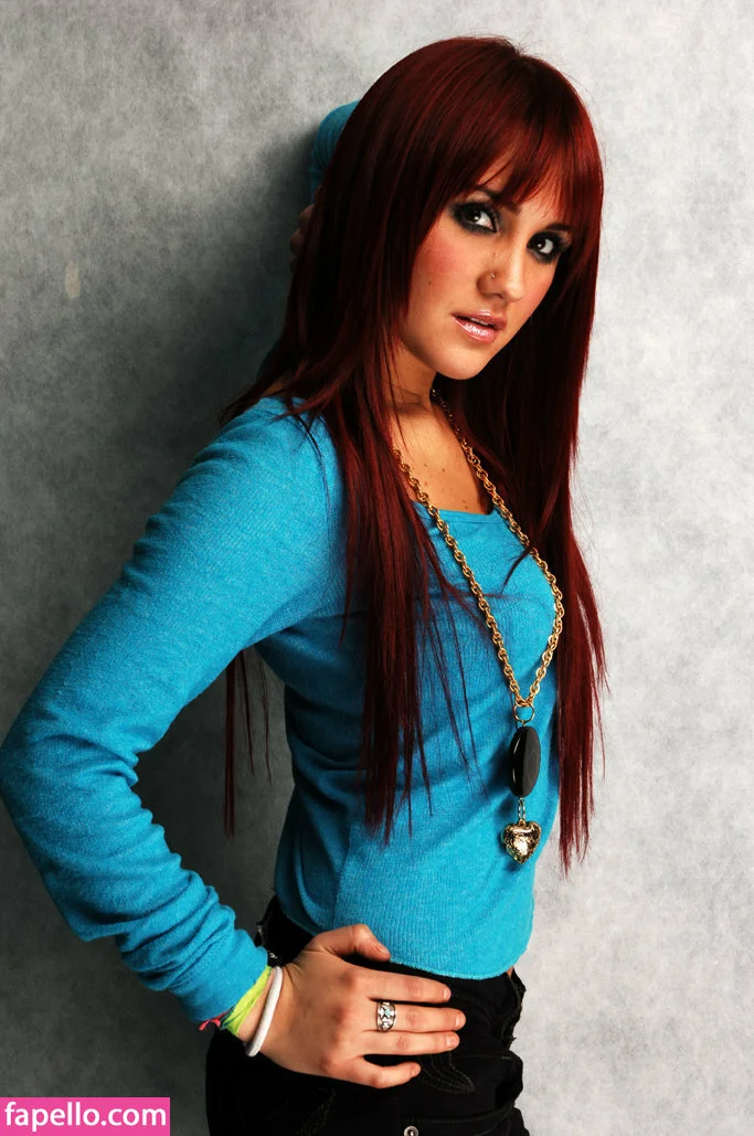 Dulce Maria Onlyfans Photo Gallery 