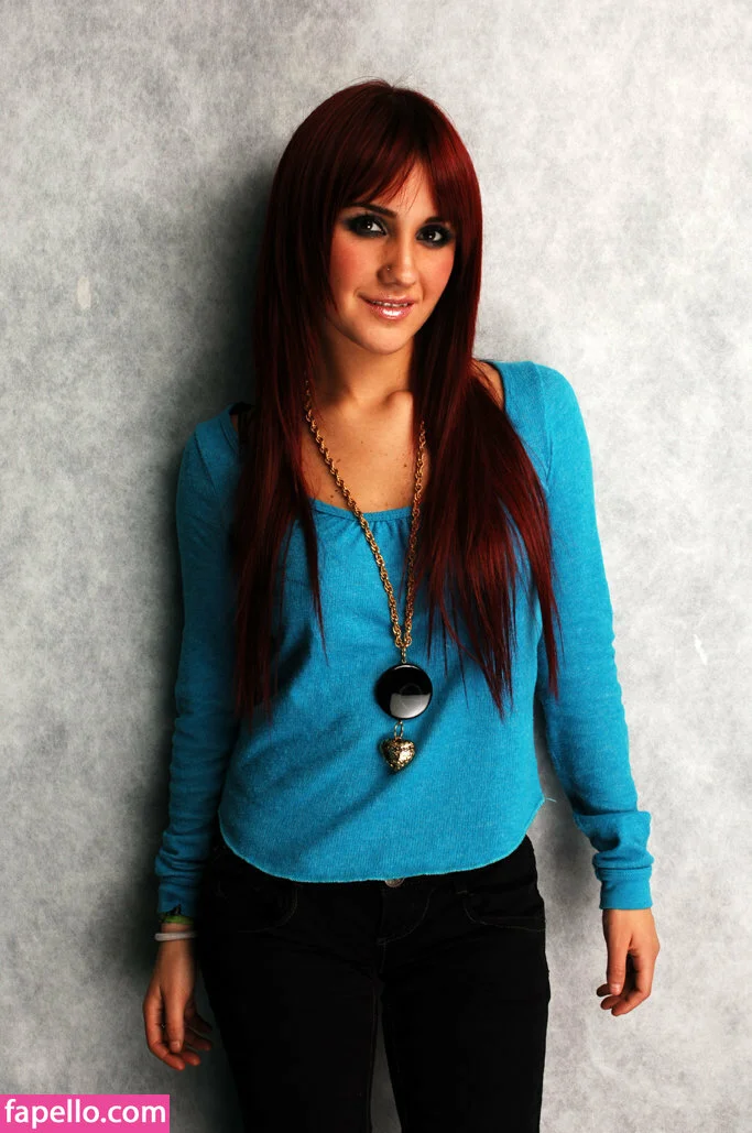 Dulce Maria Onlyfans Photo Gallery 