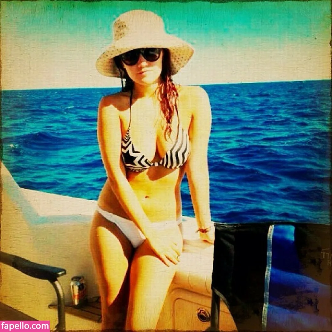 Dulce Maria Onlyfans Photo Gallery 