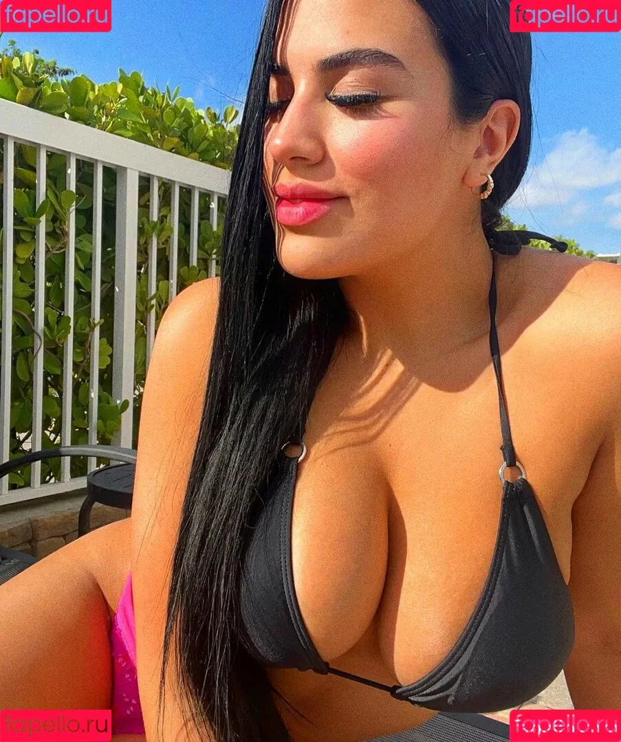 Melany Fernandez Onlyfans Photo Gallery 