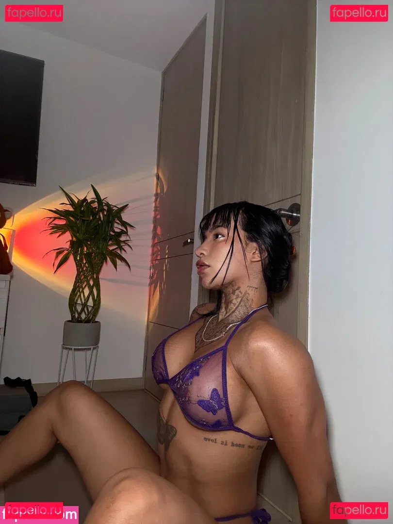 lil_vira Onlyfans Photo Gallery 