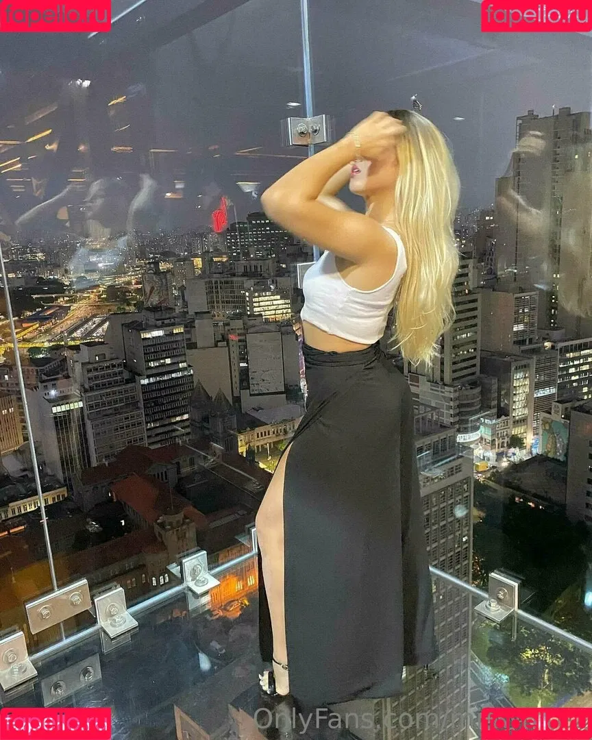 miawhitez Onlyfans Photo Gallery 